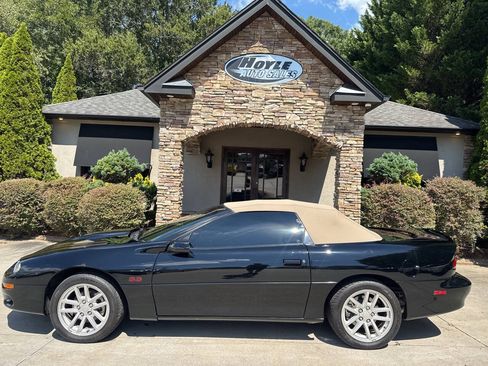 Used 2002 Chevrolet Camaro Z28 w/ SS Performance/Appearance Pkg RWD image 1