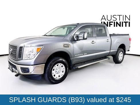 Used 2019 Nissan Titan SV AWD/4WD image 3