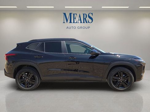 Used 2025 Chevrolet Trax ACTIV w/ Driver Confidence Package image 6