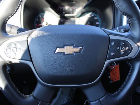 Used 2022 Chevrolet Colorado LT w/ LT Convenience Package image 18