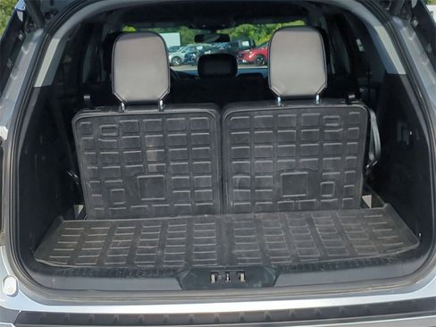 Used 2022 Ford Explorer XLT w/ Equipment Group 202A image 25