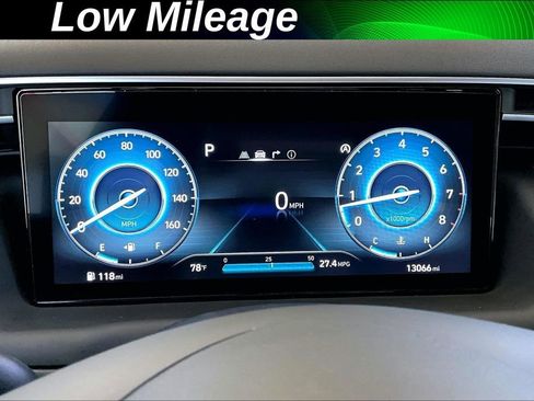 Used 2022 Hyundai Tucson Limited FWD image 2