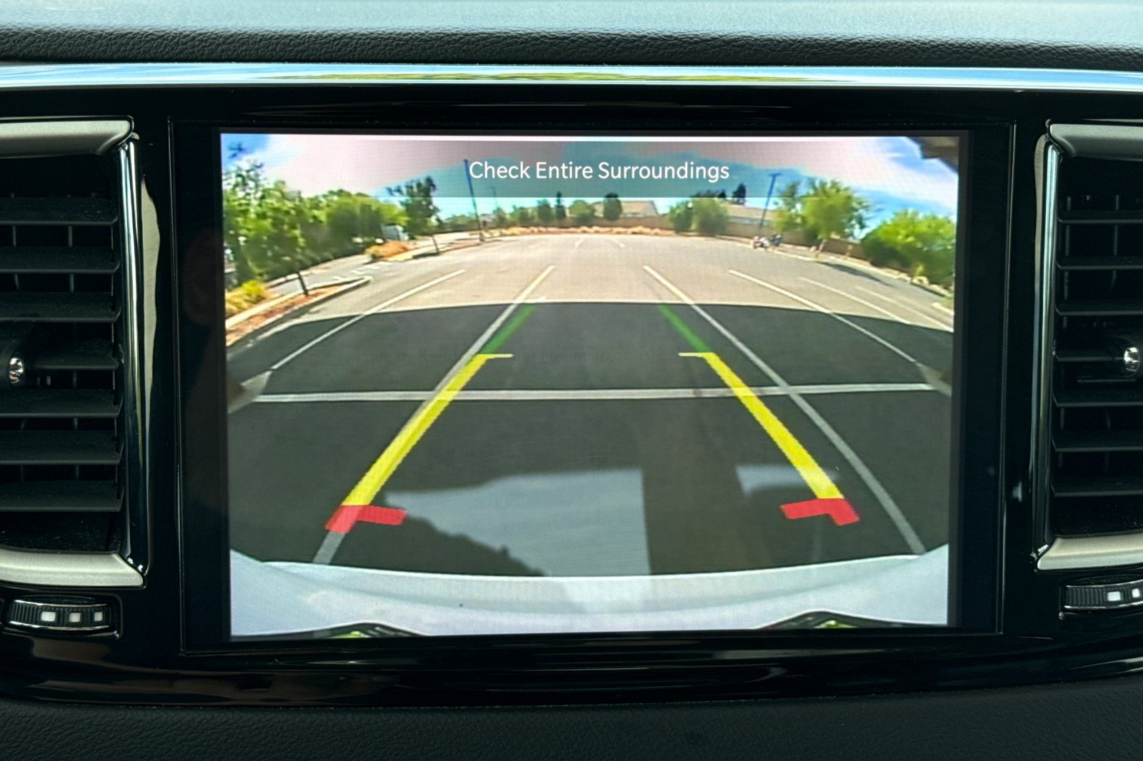 Used 2023 Chrysler Pacifica Touring-L FWD image 30