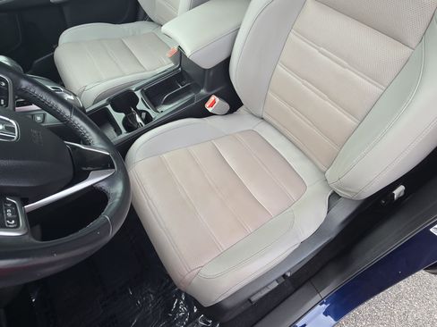 Used 2019 Honda CR-V Touring image 14