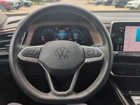 Used 2024 Volkswagen Atlas SE AWD/4WD image 8