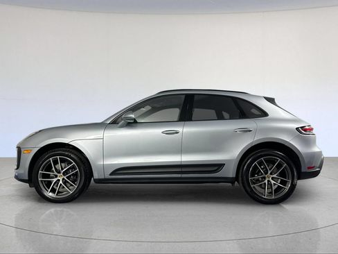 Certified 2026 Porsche Macan AWD/4WD image 2