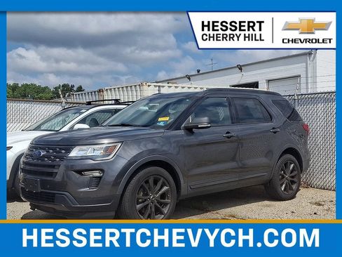 Used 2019 Ford Explorer XLT w/ Equipment Group 202A AWD/4WD image 1