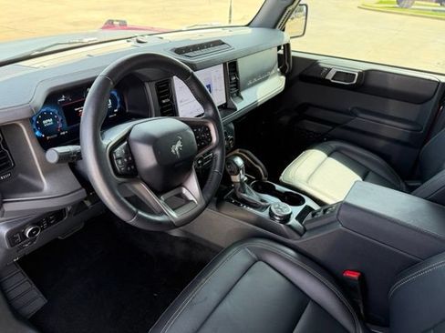 Used 2025 Ford Bronco Badlands AWD/4WD image 11