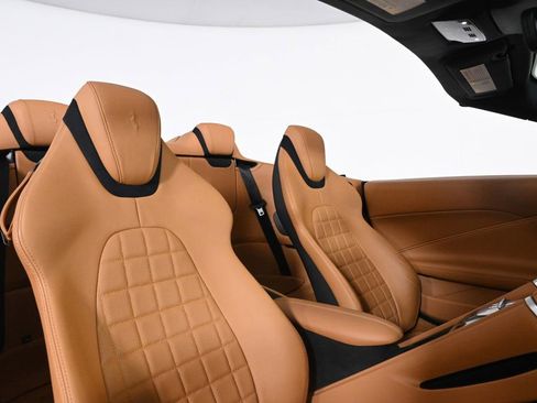 Certified 2024 Ferrari Roma Spider image 4