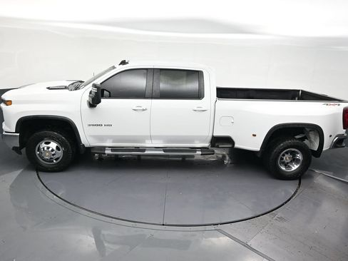 Used 2024 Chevrolet Silverado 3500 LT w/ Convenience Package AWD/4WD image 16