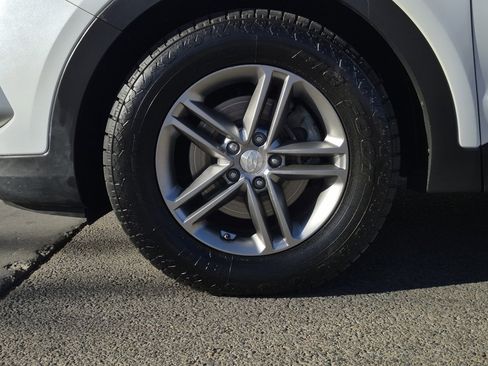 Used 2018 Hyundai Santa Fe Sport image 11