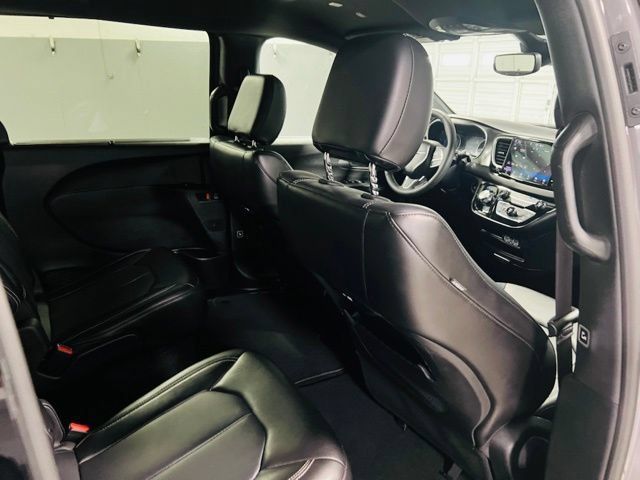 Used 2025 Chrysler Pacifica Select FWD image 29