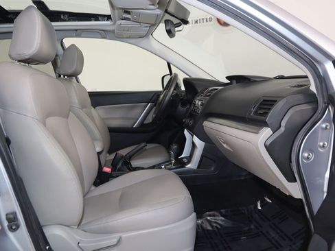 Used 2015 Subaru Forester 2.5i Limited AWD/4WD image 12