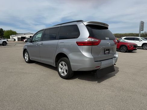 Used 2017 Toyota Sienna LE FWD image 7