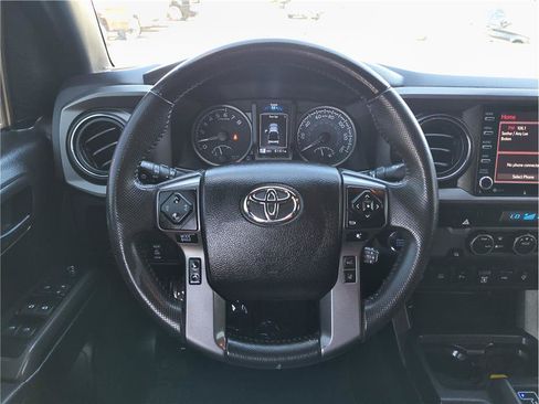 Used 2022 Toyota Tacoma TRD Off-Road w/ Technology Package RWD image 7