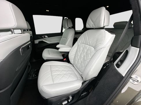 New 2026 BMW X7 xDrive40i w/ M Sport Package AWD/4WD image 19