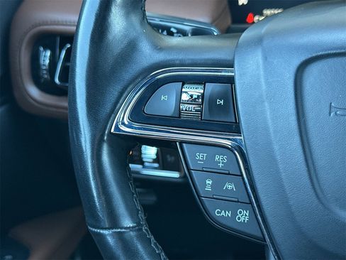 Used 2022 Lincoln Nautilus Reserve image 26