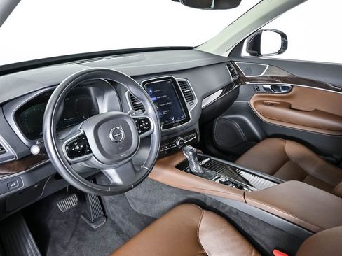 Used 2019 Volvo XC90 T6 Momentum AWD/4WD image 5