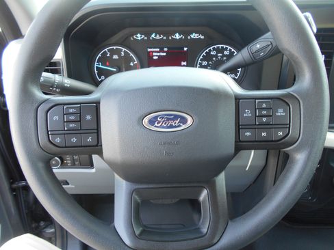 Used 2025 Ford F600 2WD Regular Cab Super Duty w/ XL Chrome Package image 7