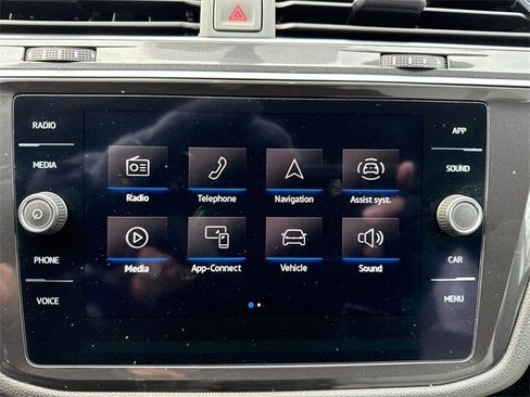 Certified 2021 Volkswagen Tiguan SE R-Line w/ 3rd Row Seat Package image 18