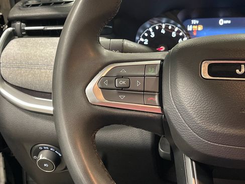 Used 2024 Jeep Compass Latitude AWD/4WD image 26