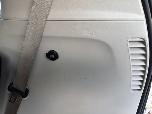 Used 2020 Chrysler Voyager Lxi FWD image 19