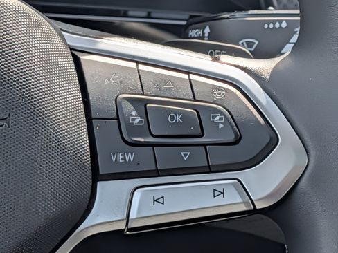 Certified 2025 Volkswagen Atlas Peak Edition SE AWD/4WD image 25