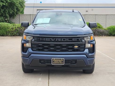 Used 2022 Chevrolet Silverado 1500 Custom RWD image 2