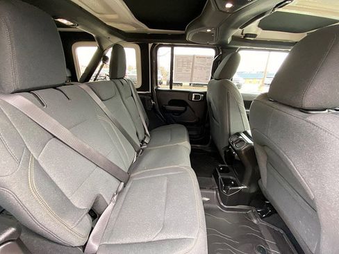 Used 2024 Jeep Wrangler Willys image 35