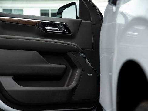 New 2026 Chevrolet Tahoe High Country AWD/4WD image 9