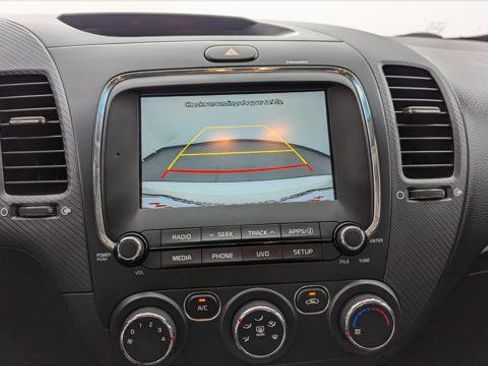 Used 2018 Kia Forte S image 29