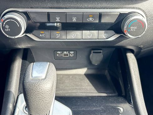 Used 2024 Nissan Altima 2.5 SV image 15