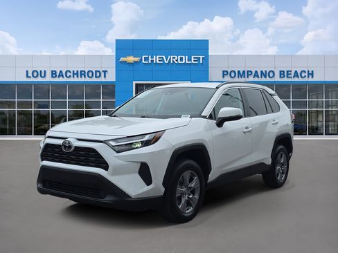 Used 2024 Toyota RAV4 XLE image 3