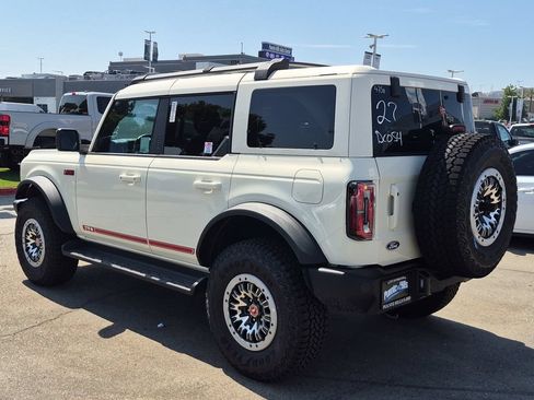 New 2026 Ford Bronco Outer Banks w/ Sasquatch Package AWD/4WD image 5