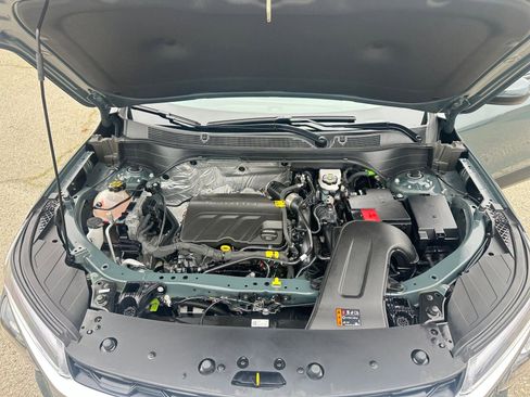 Used 2025 Chevrolet Trax LT w/ LT Convenience Package image 33