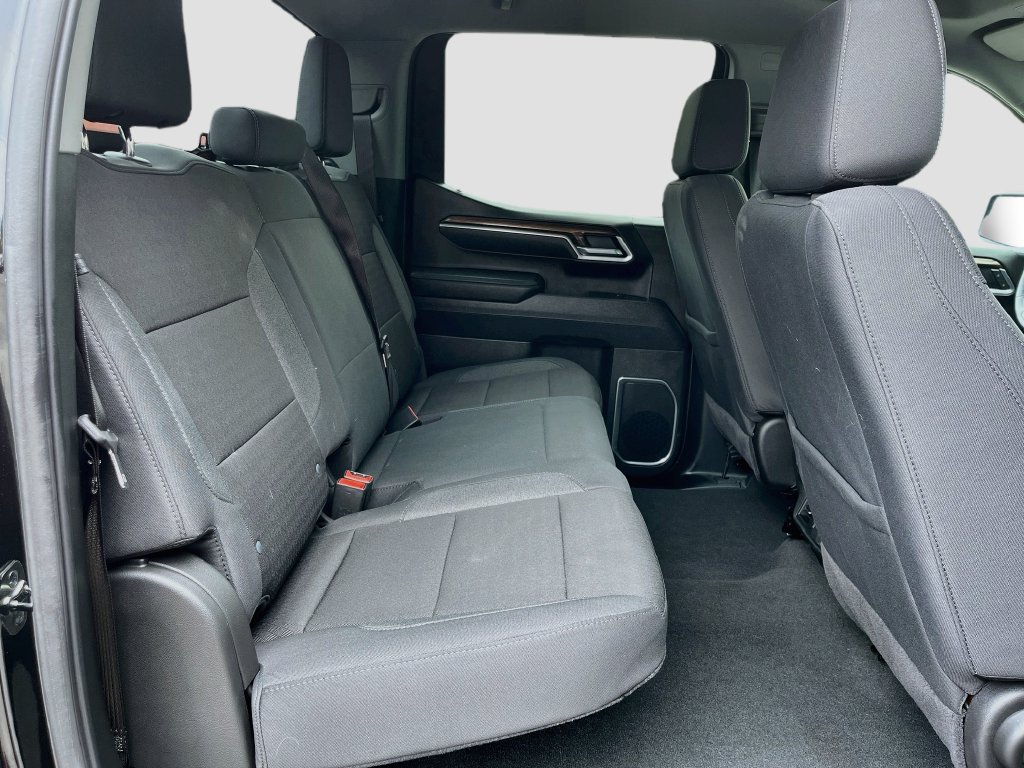 Used 2025 Chevrolet Silverado 1500 LT AWD/4WD image 28