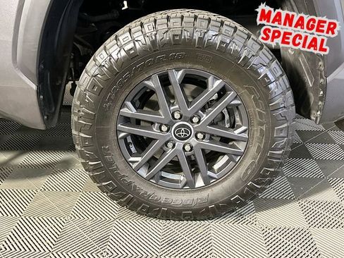 Used 2023 Toyota Tundra SR5 w/ SR5 Convenience Package AWD/4WD image 28