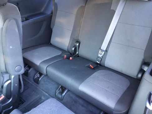 Used 2021 Chevrolet Traverse LT image 7