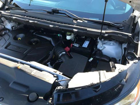 Used 2018 Ford Edge SE image 55