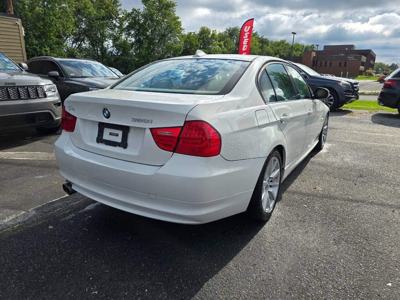 Used 2011 BMW 328i Sedan RWD image 3