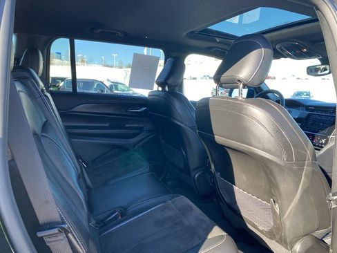 Certified 2024 Jeep Grand Cherokee L Altitude image 13