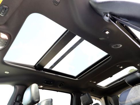 Used 2019 Chrysler Pacifica Touring-L Plus w/ Advanced Safetytec Group FWD image 29