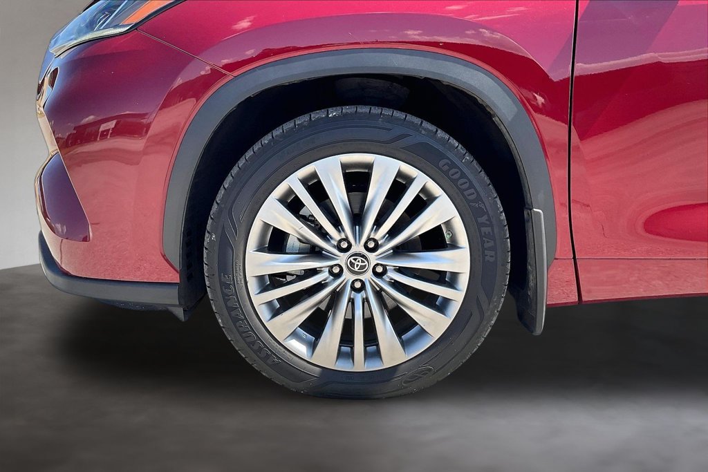 Used 2022 Toyota Highlander Platinum AWD/4WD image 34
