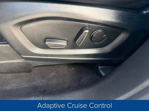 Certified 2024 Ford Explorer XLT w/ Equipment Group 202A RWD image 10