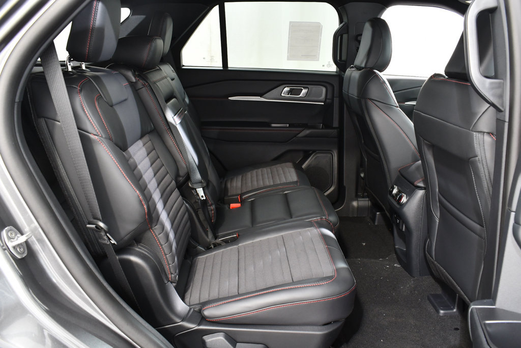 New 2026 Ford Explorer ST-Line w/ ST-Line Street Pack AWD/4WD image 19