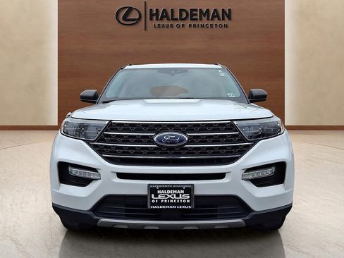 Used 2021 Ford Explorer XLT w/ Equipment Group 202A image 2