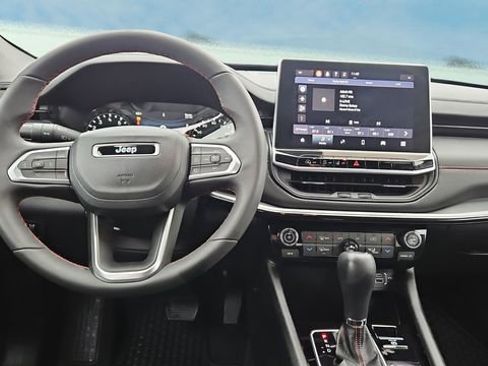 Used 2023 Jeep Compass Trailhawk image 9