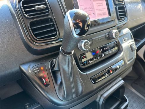 Used 2025 RAM ProMaster 2500 w/ U-Haul Equipment Group FWD image 33