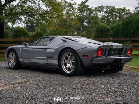 Used 2006 Ford GT image 8