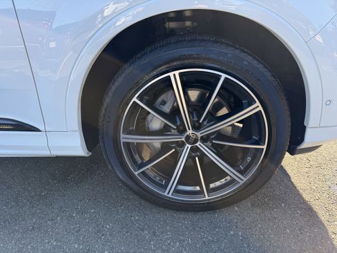 Certified 2025 Audi Q7 2.0T Premium Plus w/ Premium Plus Package image 10